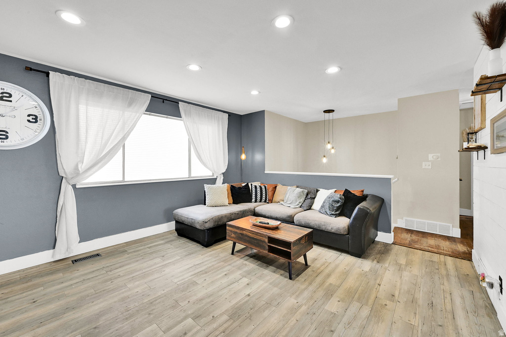 4239 W SUN DR Kearns, UT 84118