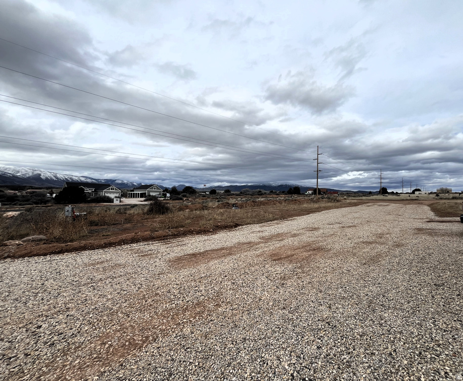 1913 S BADGER WAY New Harmony, UT 84757
