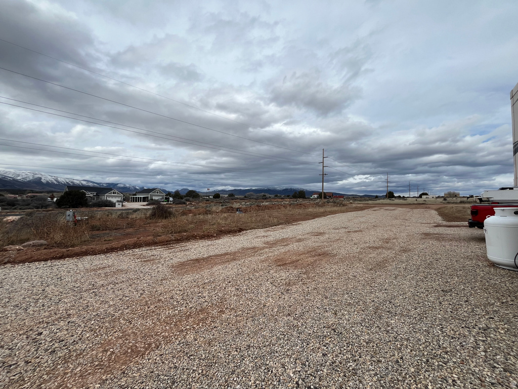 1913 S BADGER WAY New Harmony, UT 84757
