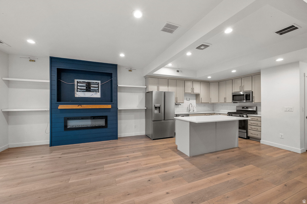 6707 W LAKE AVE South Jordan, UT 84009