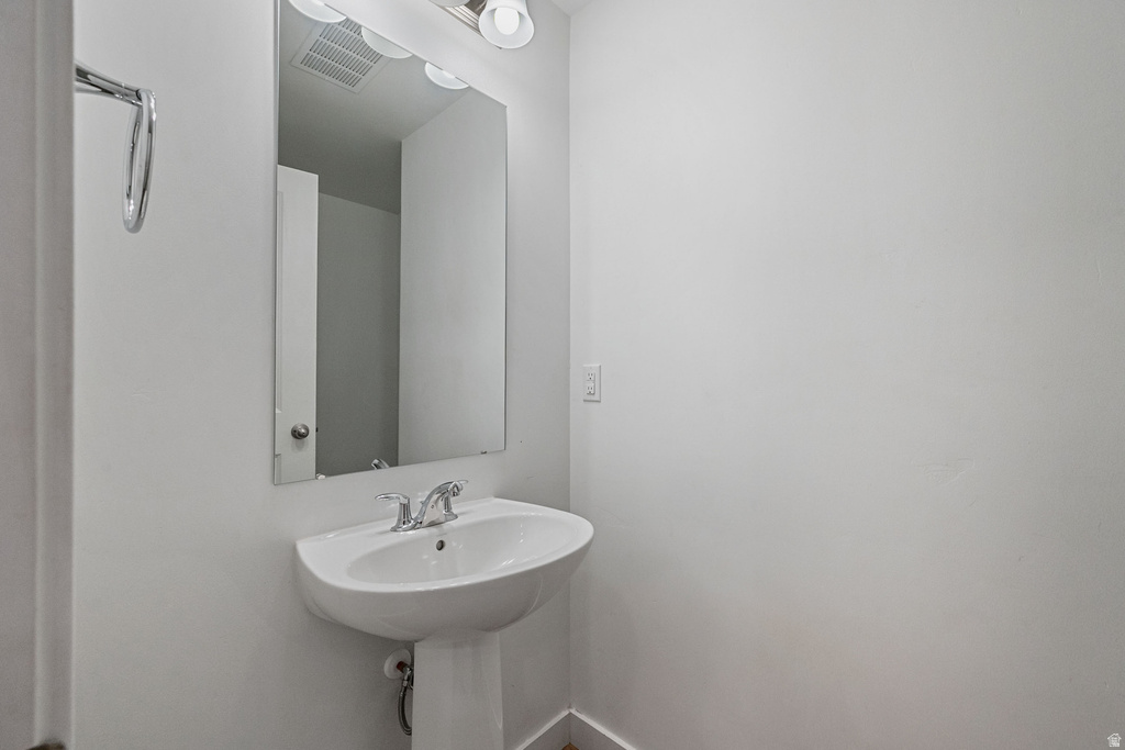 6707 W LAKE AVE South Jordan, UT 84009