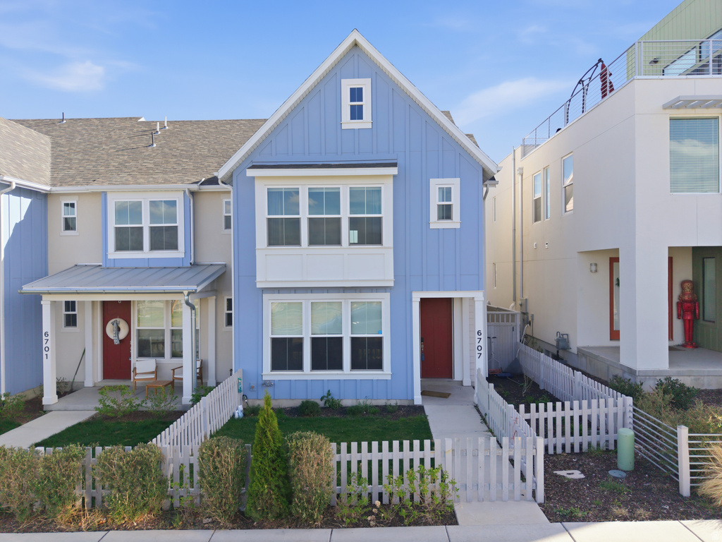6707 W LAKE AVE South Jordan, UT 84009