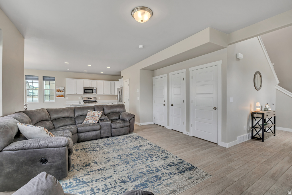 5695 N OSPREY DR Stansbury Park, UT 84074