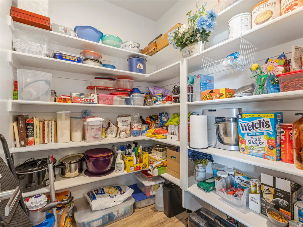 719 N 3500 ST Layton, UT 84041