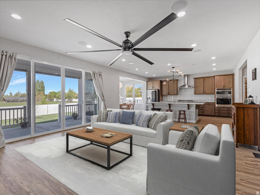 719 N 3500 ST Layton, UT 84041