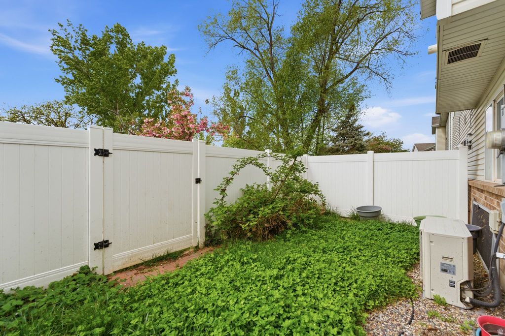 529 W 230 N Layton, UT 84041