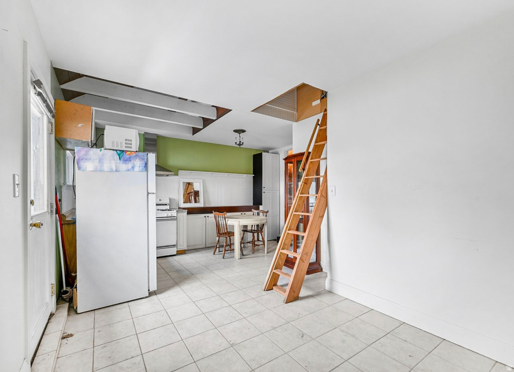 5726 W DALE AMOUR DR Salt Lake City, UT 84118