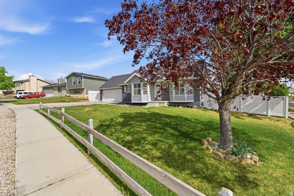 5726 W DALE AMOUR DR Salt Lake City, UT 84118