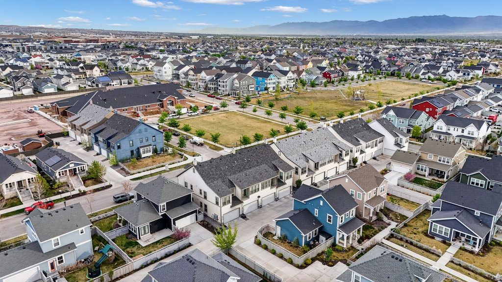 5143 W SPLIT ROCK DR South Jordan, UT 84009