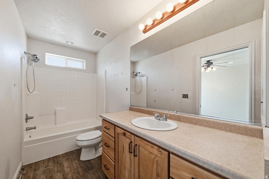 1590 E HIGHLAND TRAILS RD Enoch, UT 84721