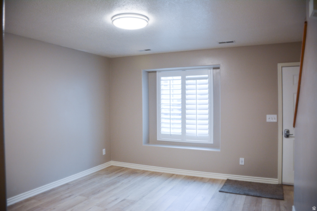 416 W 1925 N Harrisville, UT 84404