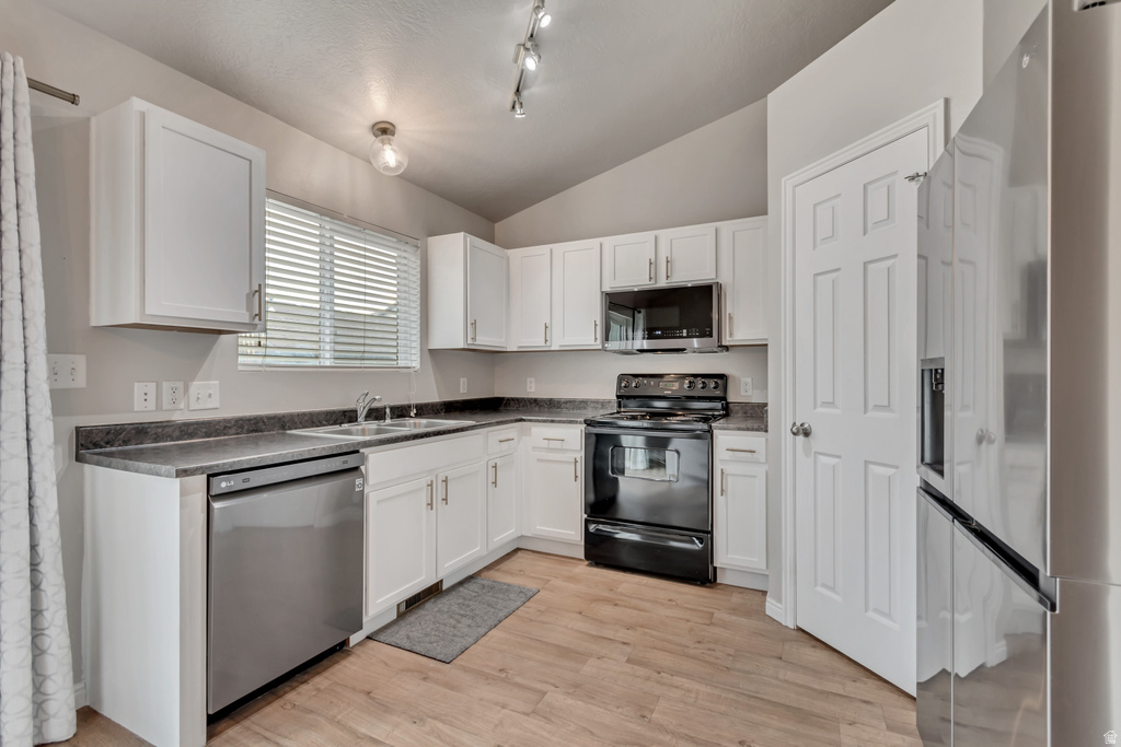 2368 E HITCHING POST DR Eagle Mountain, UT 84005