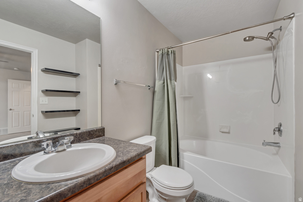 2368 E HITCHING POST DR Eagle Mountain, UT 84005