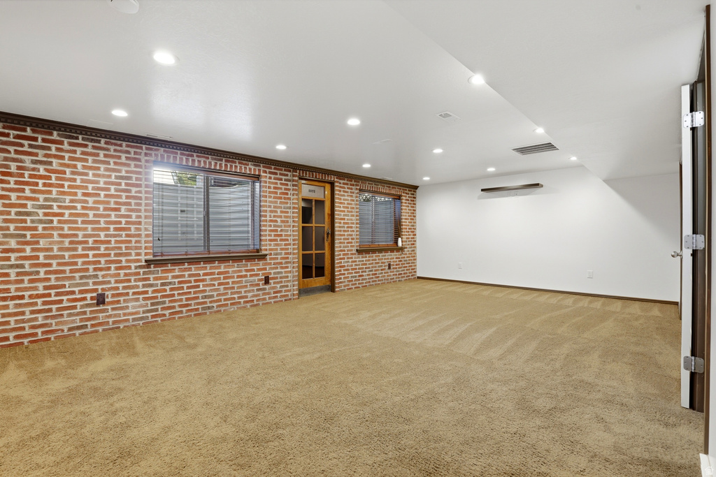 1379 N 2530 W Clinton, UT 84015