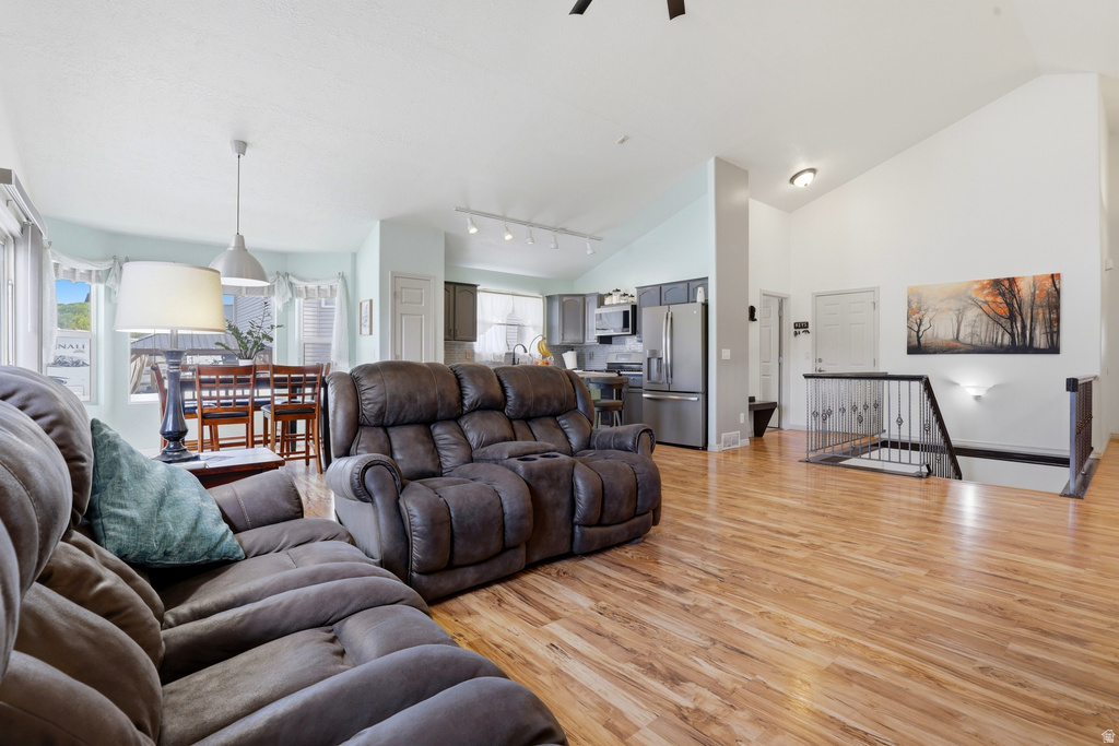 1379 N 2530 W Clinton, UT 84015