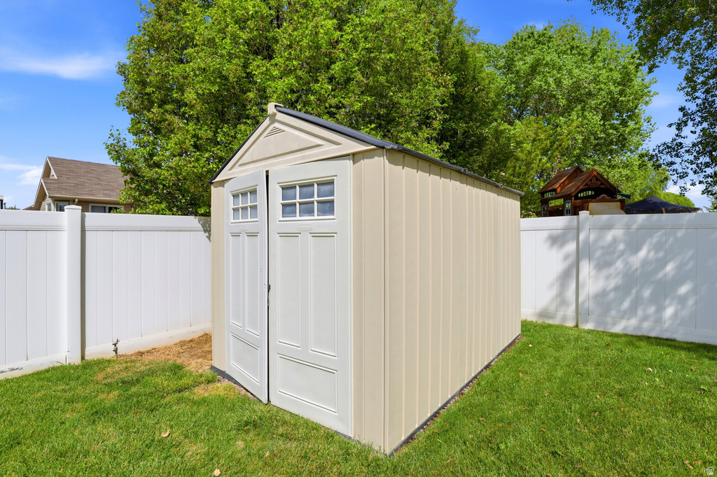 1379 N 2530 W Clinton, UT 84015