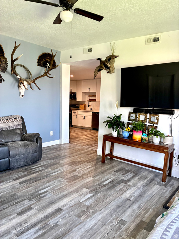 175 S EAGLE ST Eureka, UT 84628