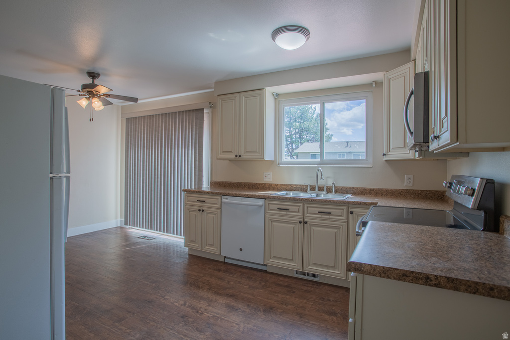 3305 W PAULA ANN ST Taylorsville, UT 84129