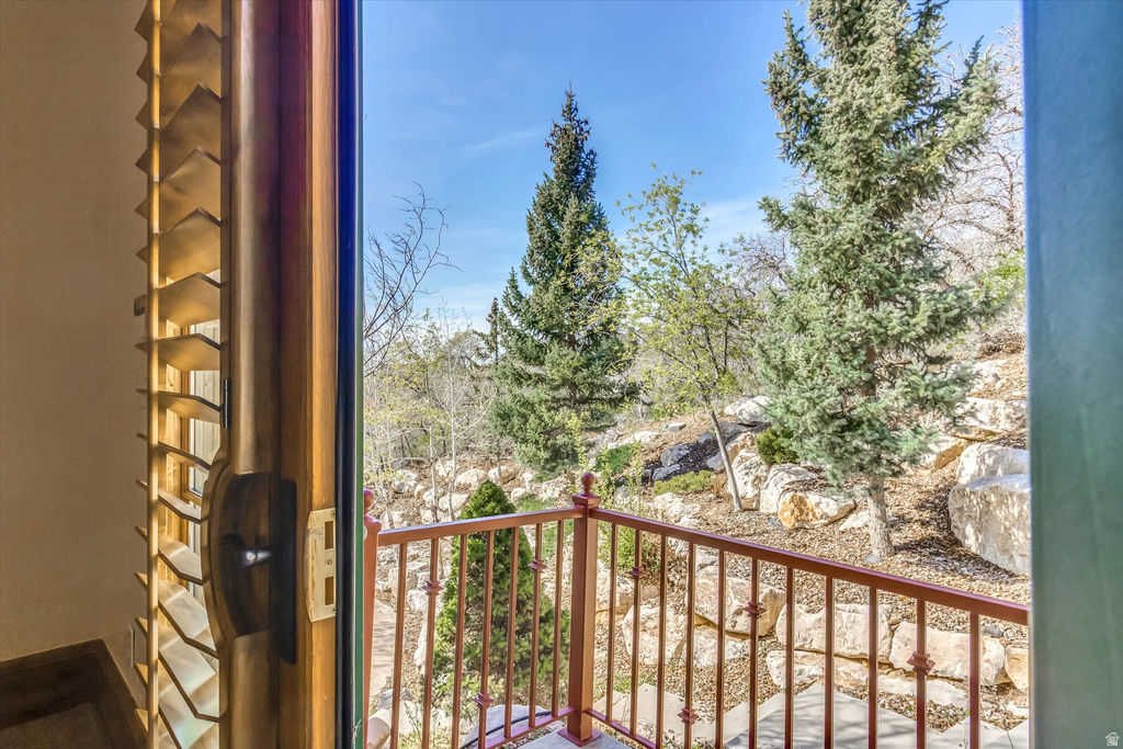 1400 E COVE CIR North Salt Lake, UT 84054