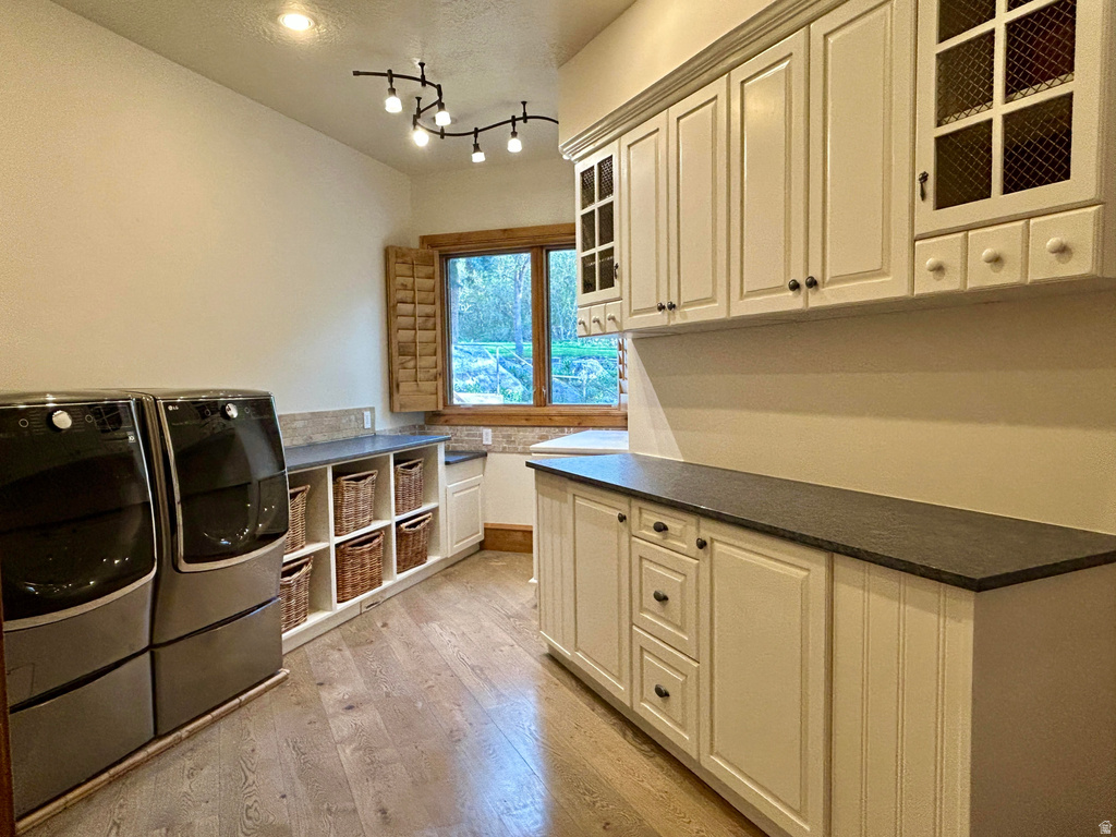 1400 E COVE CIR North Salt Lake, UT 84054
