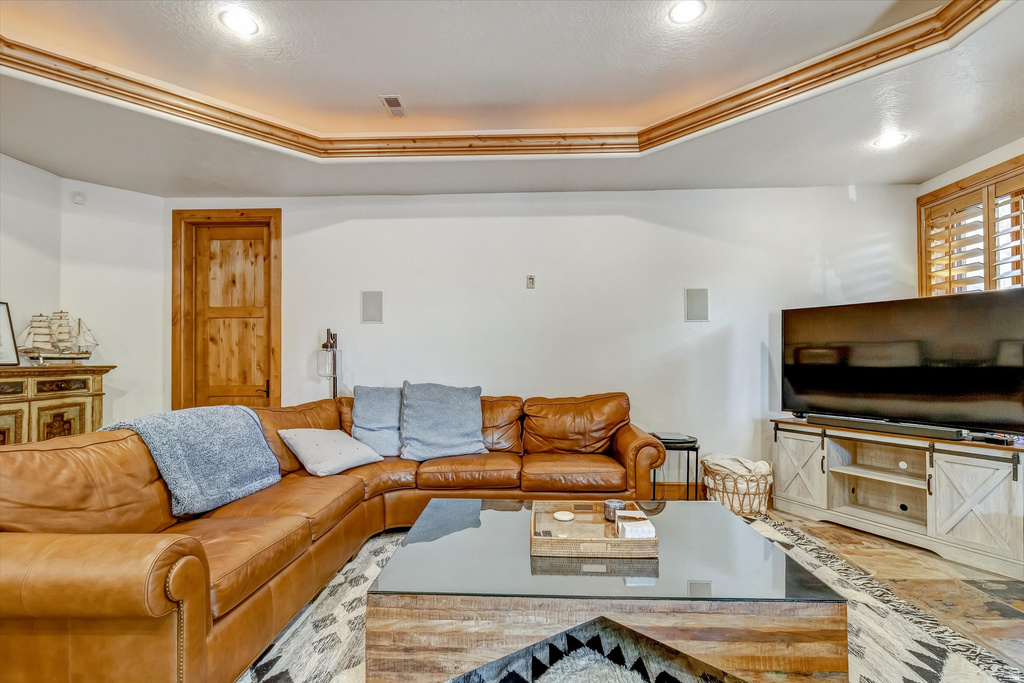 1400 E COVE CIR North Salt Lake, UT 84054