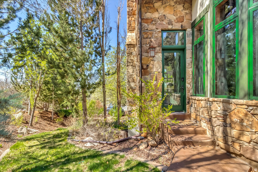 1400 E COVE CIR North Salt Lake, UT 84054