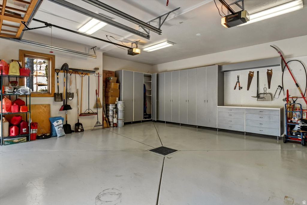 1400 E COVE CIR North Salt Lake, UT 84054