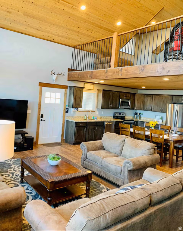 650 N CAMBRY DR Garden City, UT 84028