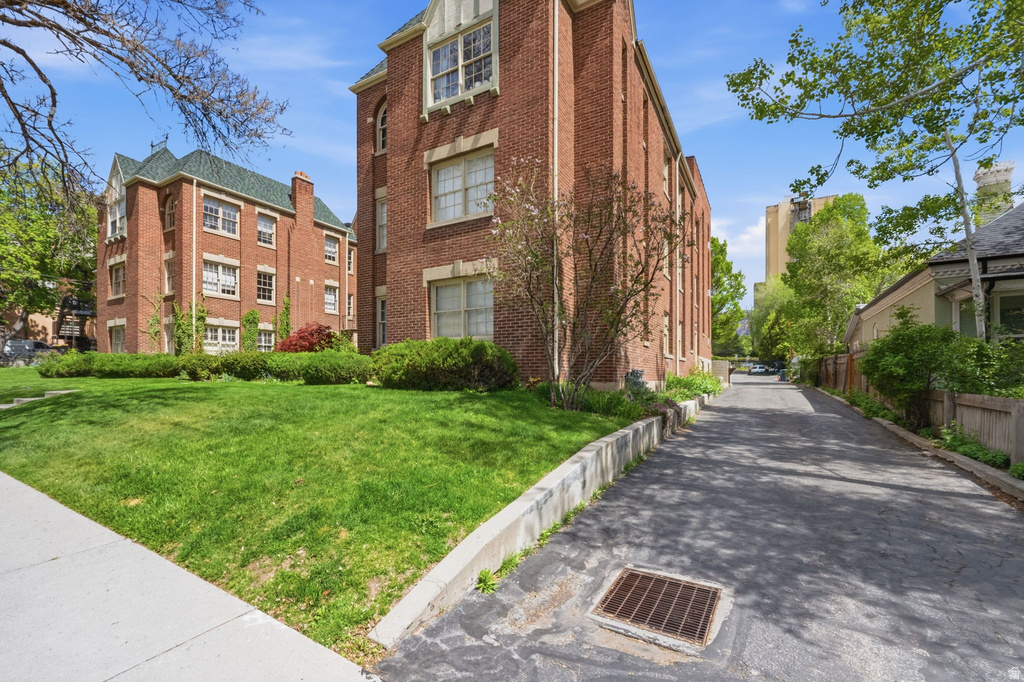 27 S 800 E #15 Salt Lake City, UT 84102