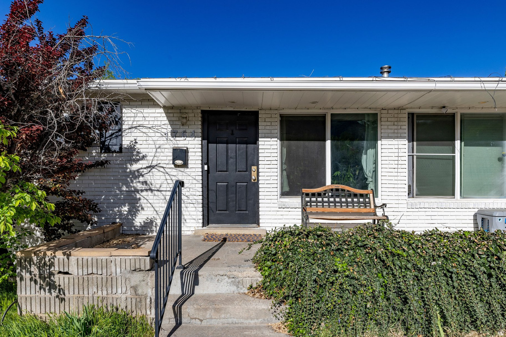 1760 S 2500 E Salt Lake City, UT 84108