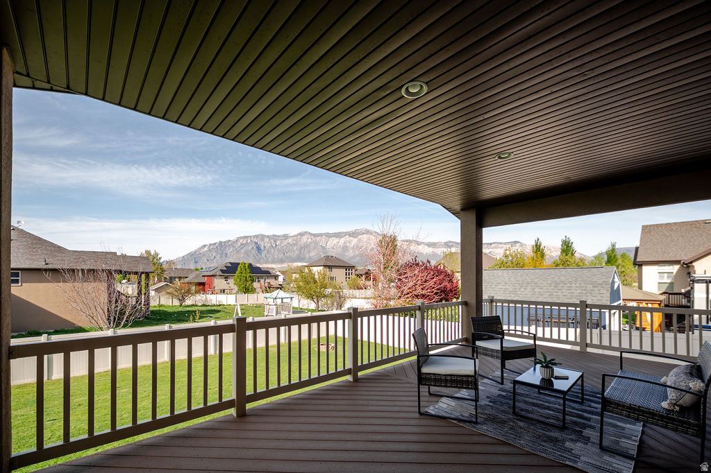 2692 W 2325 N Farr West, UT 84404