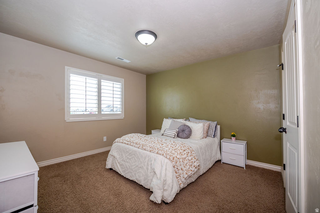 2692 W 2325 N Farr West, UT 84404