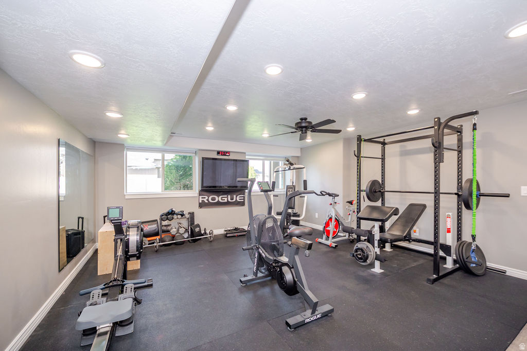 2692 W 2325 N Farr West, UT 84404