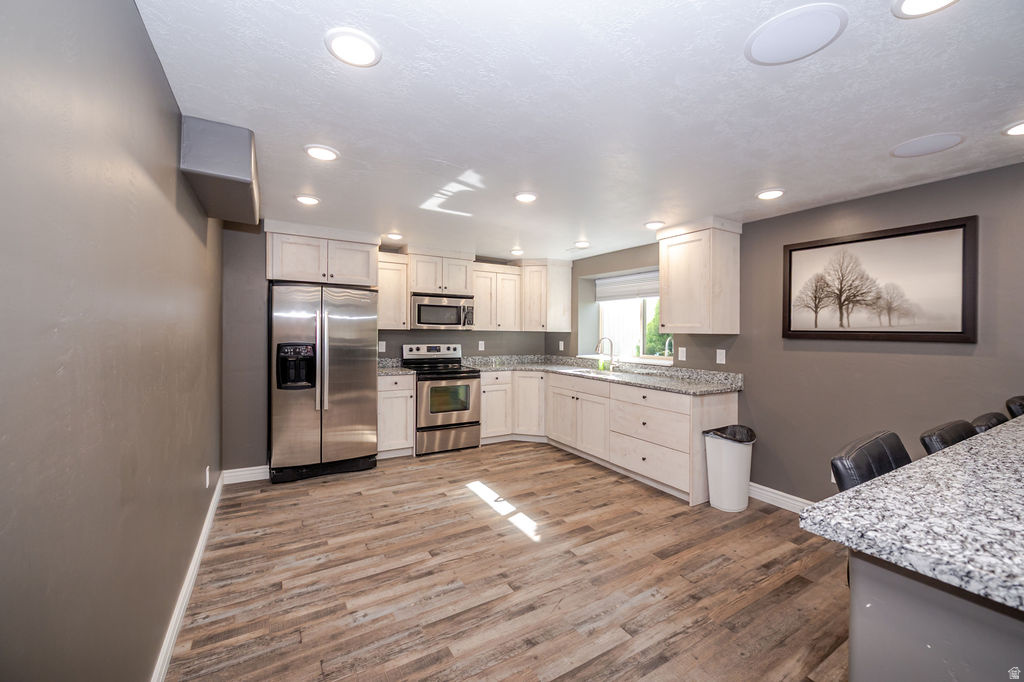 2692 W 2325 N Farr West, UT 84404