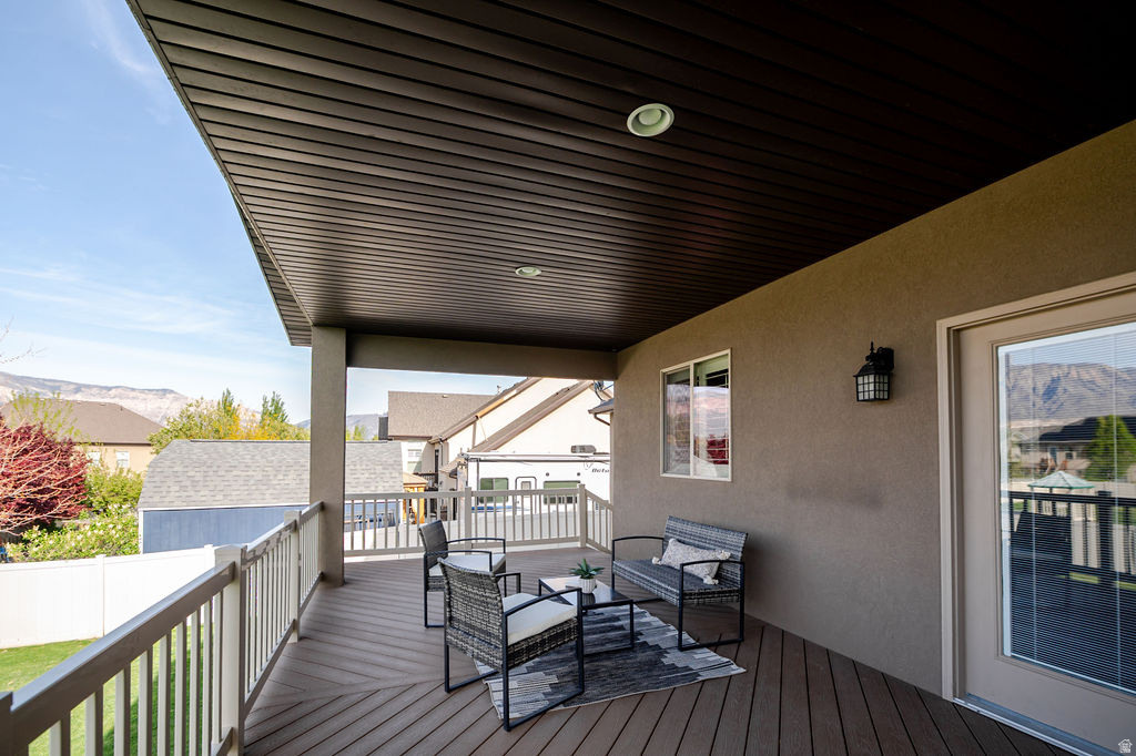 2692 W 2325 N Farr West, UT 84404