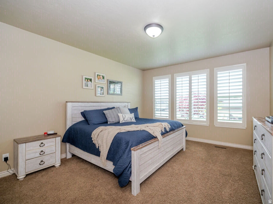 2692 W 2325 N Farr West, UT 84404