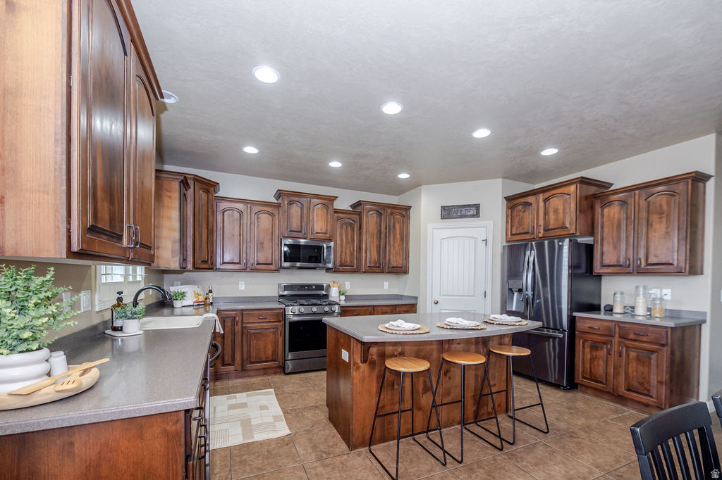 2692 W 2325 N Farr West, UT 84404