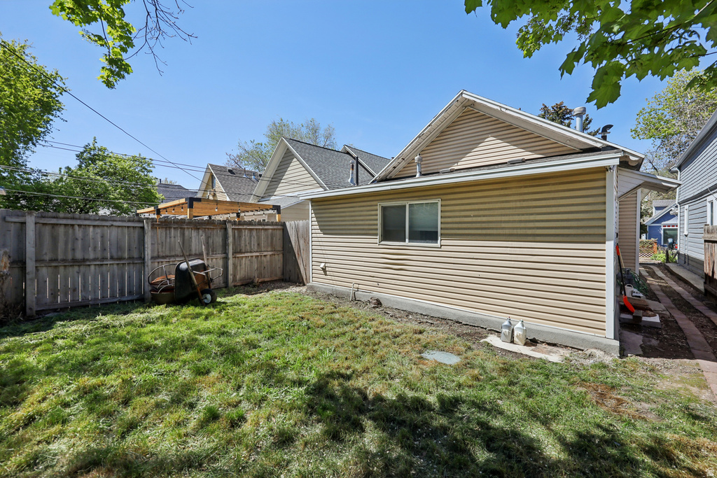 725 S WINDSOR ST Salt Lake City, UT 84102