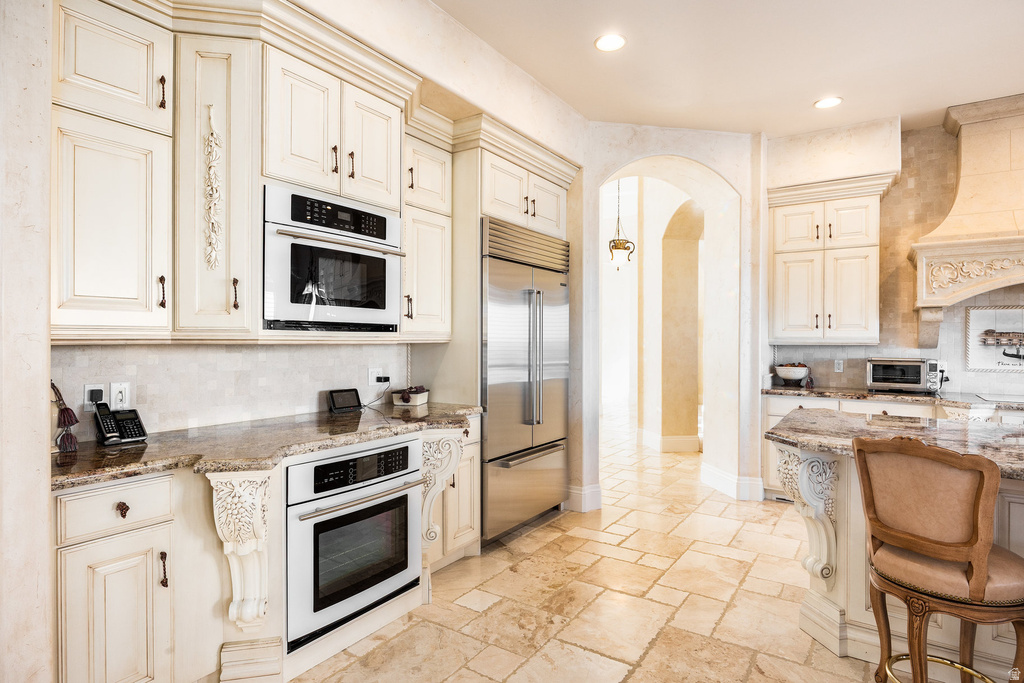 802 EAGLEPOINTE DR North Salt Lake, UT 84054