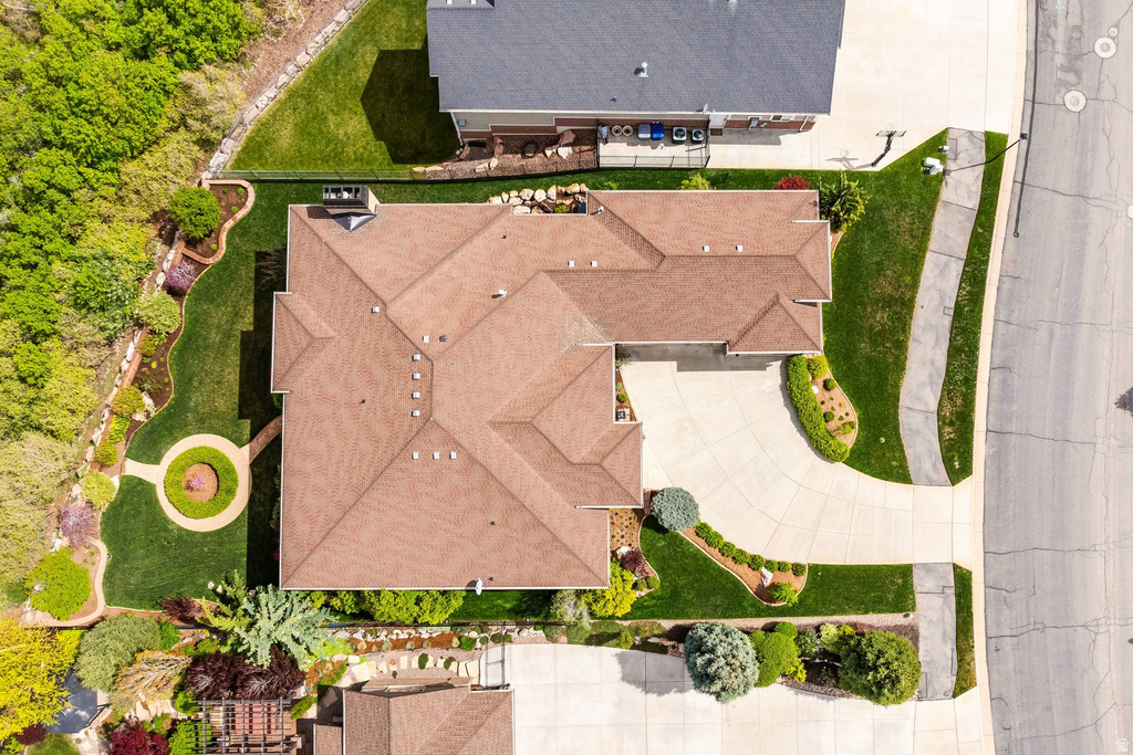 802 EAGLEPOINTE DR North Salt Lake, UT 84054