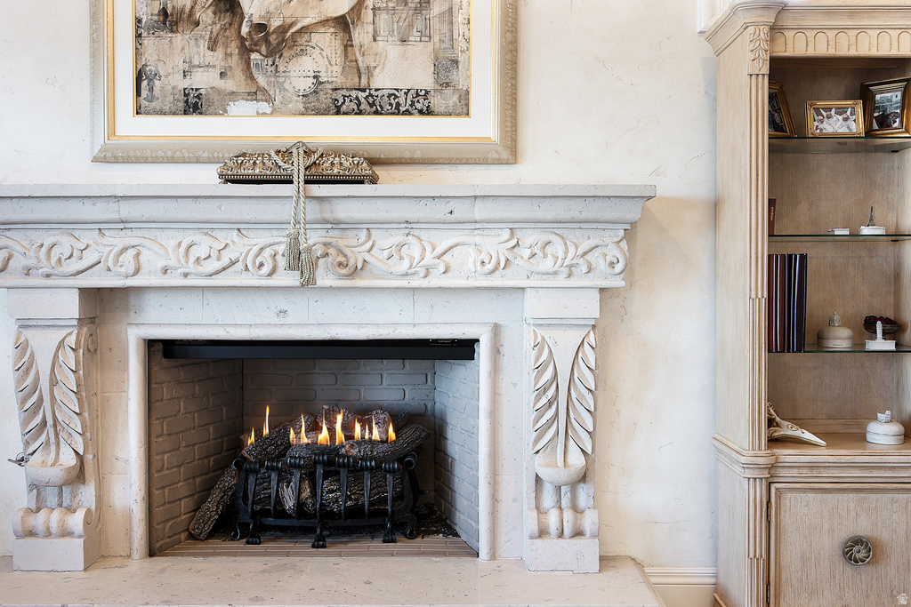 802 EAGLEPOINTE DR North Salt Lake, UT 84054