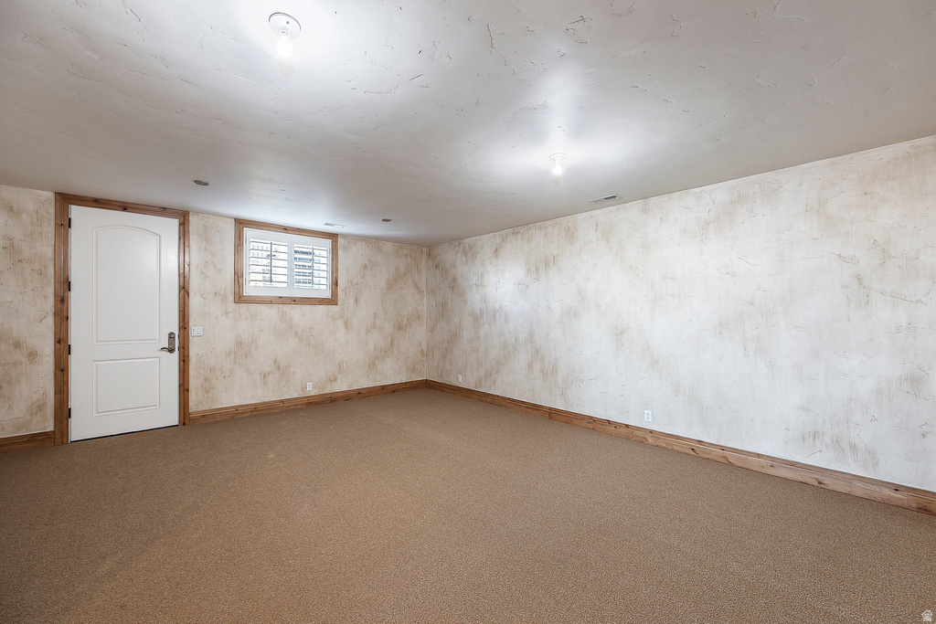 802 EAGLEPOINTE DR North Salt Lake, UT 84054