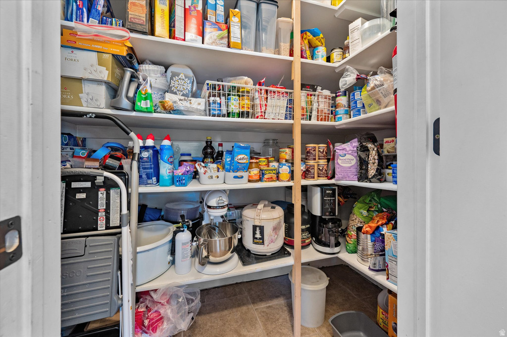 2646 N 6000 W Hooper (Davis Cnty), UT 84315