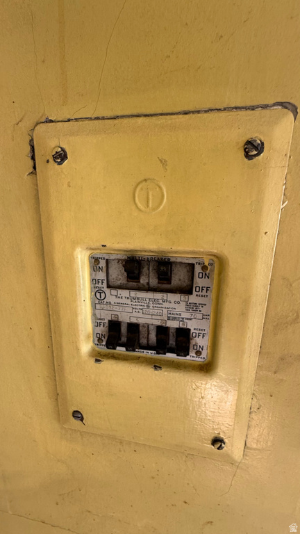 679 BROOKSIDE DR Springville, UT 84663