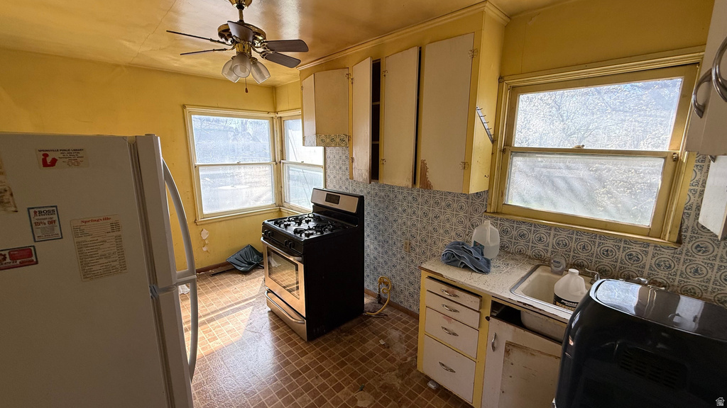 679 BROOKSIDE DR Springville, UT 84663