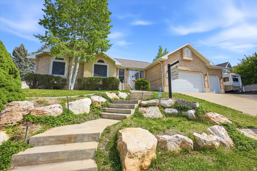 14 N FAIRWAY DR North Salt Lake, UT 84054