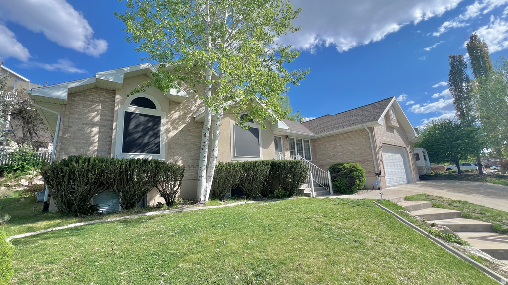 14 N FAIRWAY DR North Salt Lake, UT 84054