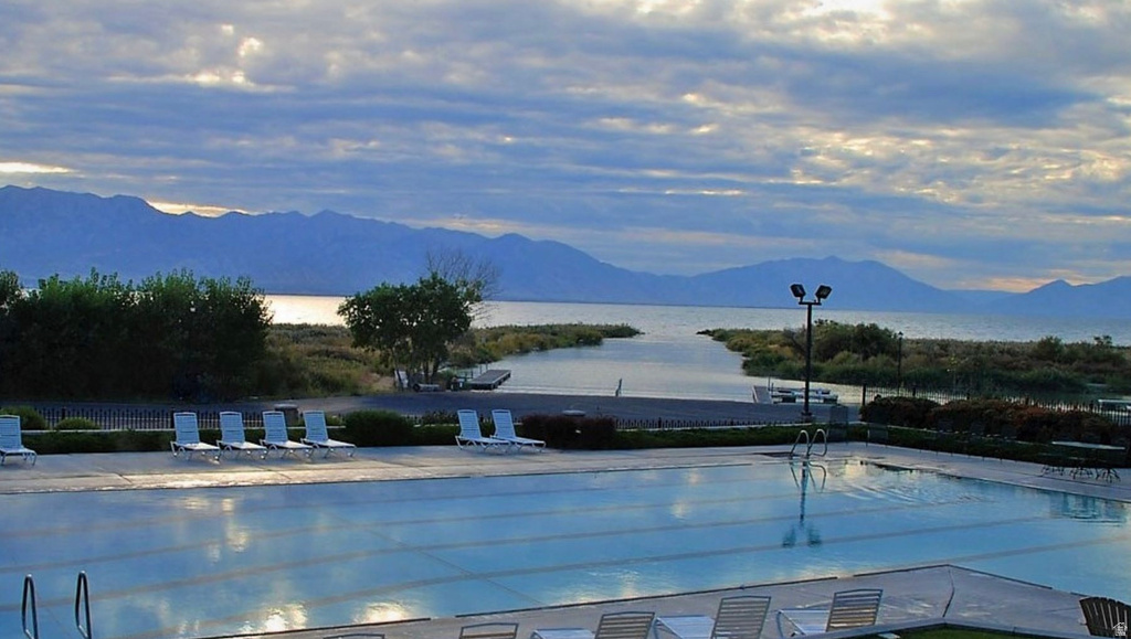 1904 S LINKS DR Saratoga Springs, UT 84045