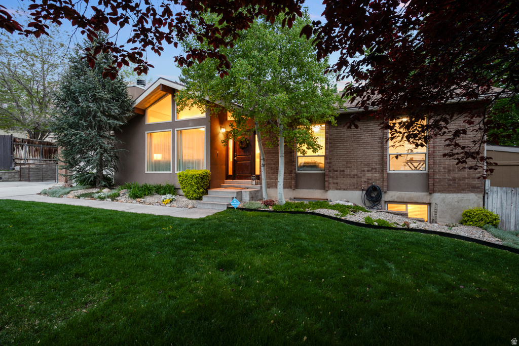 9722 S BUTTONWOOD CIR Sandy, UT 84092