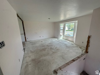 470 S WHITESIDES ST Layton, UT 84041